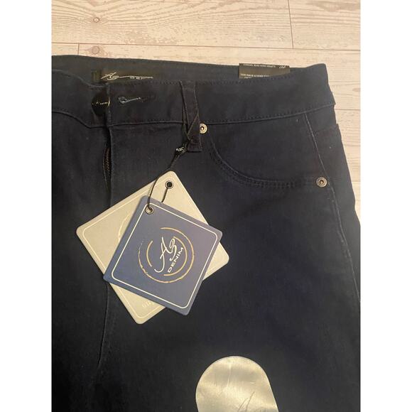 A3 Denim Women’s Dark Wash Jeans NWT Classic Straight Fit - Picture 3 of 7